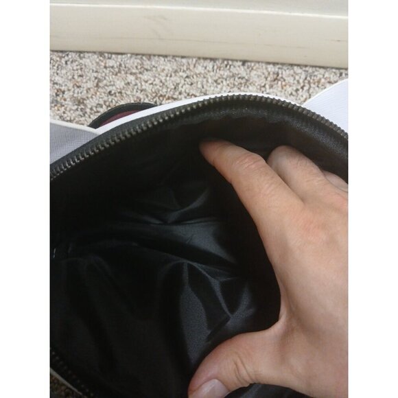 Creme Shop x Hello Kitty Makeup Cosmetics Travel Bag Pouch Case Red Bow Zip - Picture 4 of 5